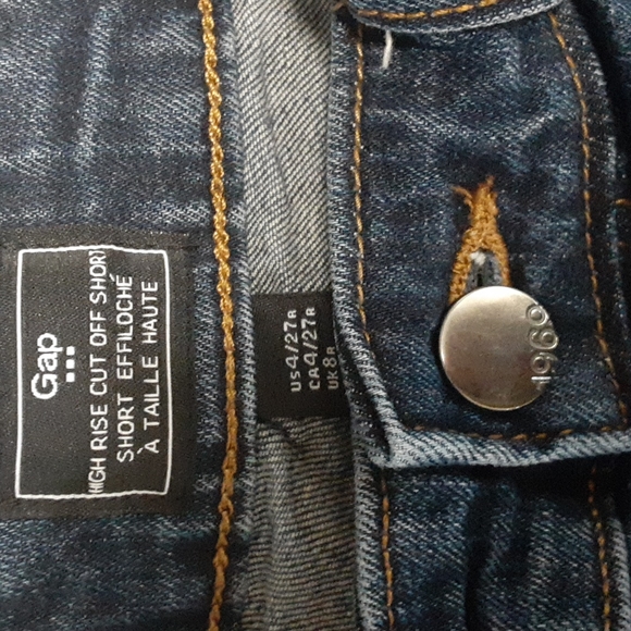 Gap High Rise Cut Off Short Short - Picture 5 of 9